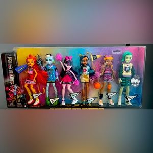 Monster High Ghoul Spirit Set of 6 Dolls new in cracked box